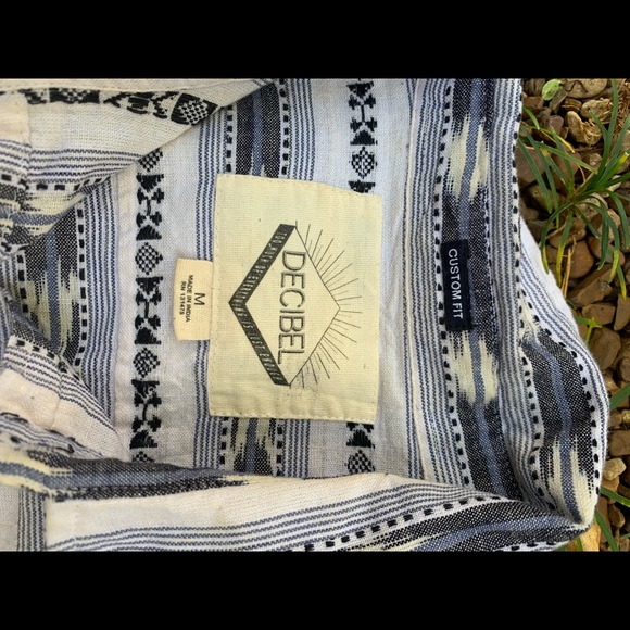 Decibel Shirt size Medium - Picture 4 of 6